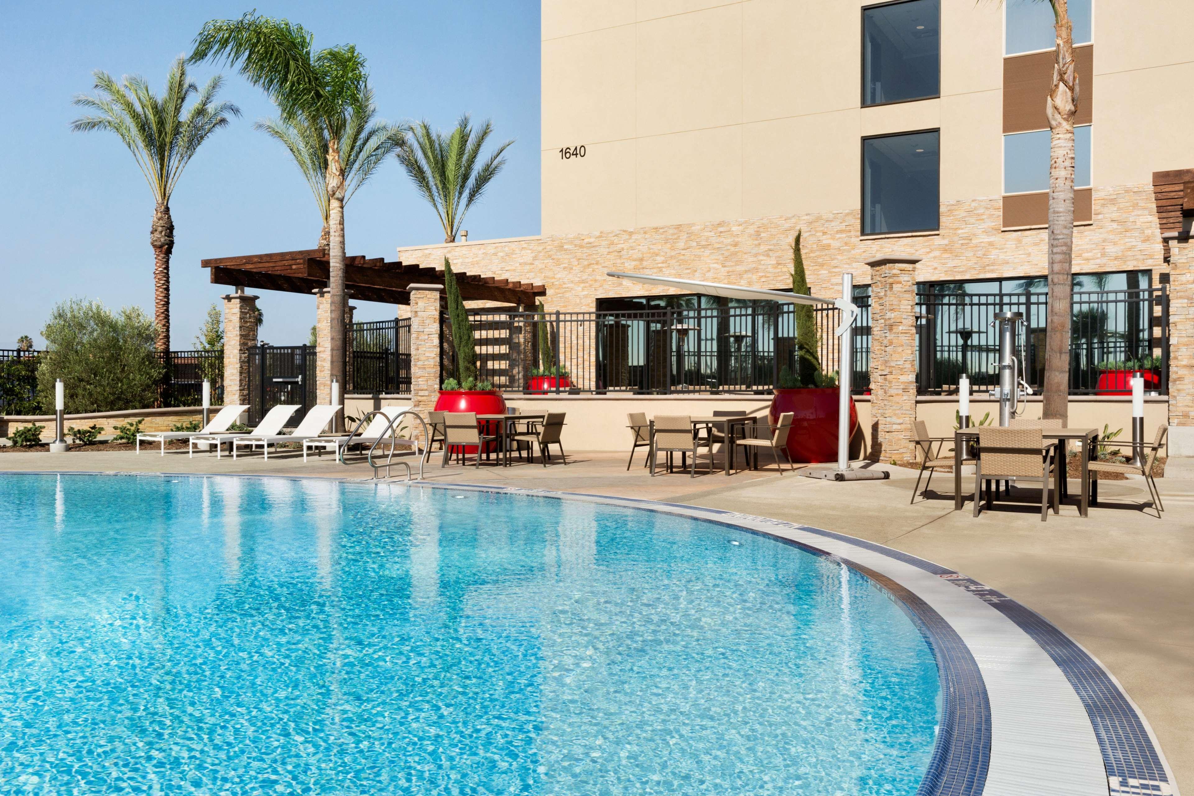 Suncoast Hotel Anaheim, Tapestry Collection By Hilton Exterior photo